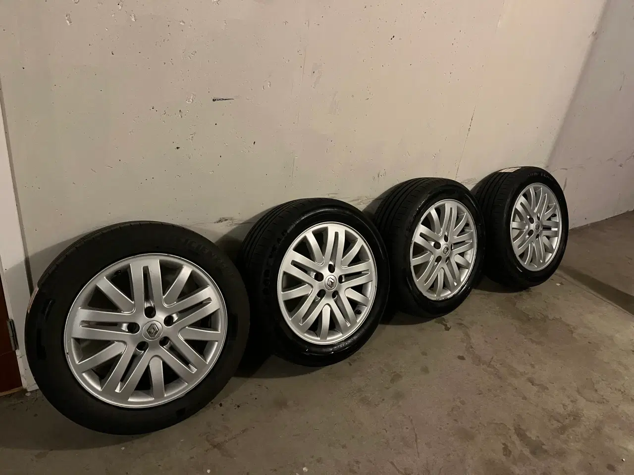 Billede 4 - 17 Originale Renault Alufælge med sommerdæk