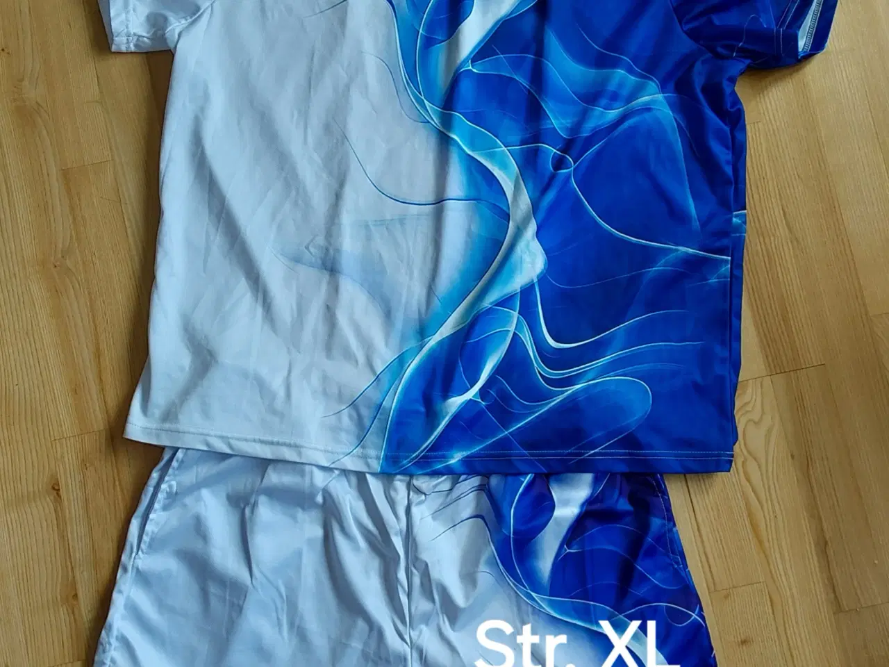 Billede 5 - Shortssæt og shorts 