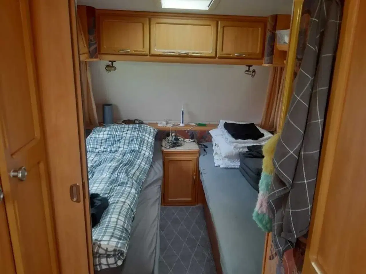 Billede 9 - Campingvogn med fastliggerplads 