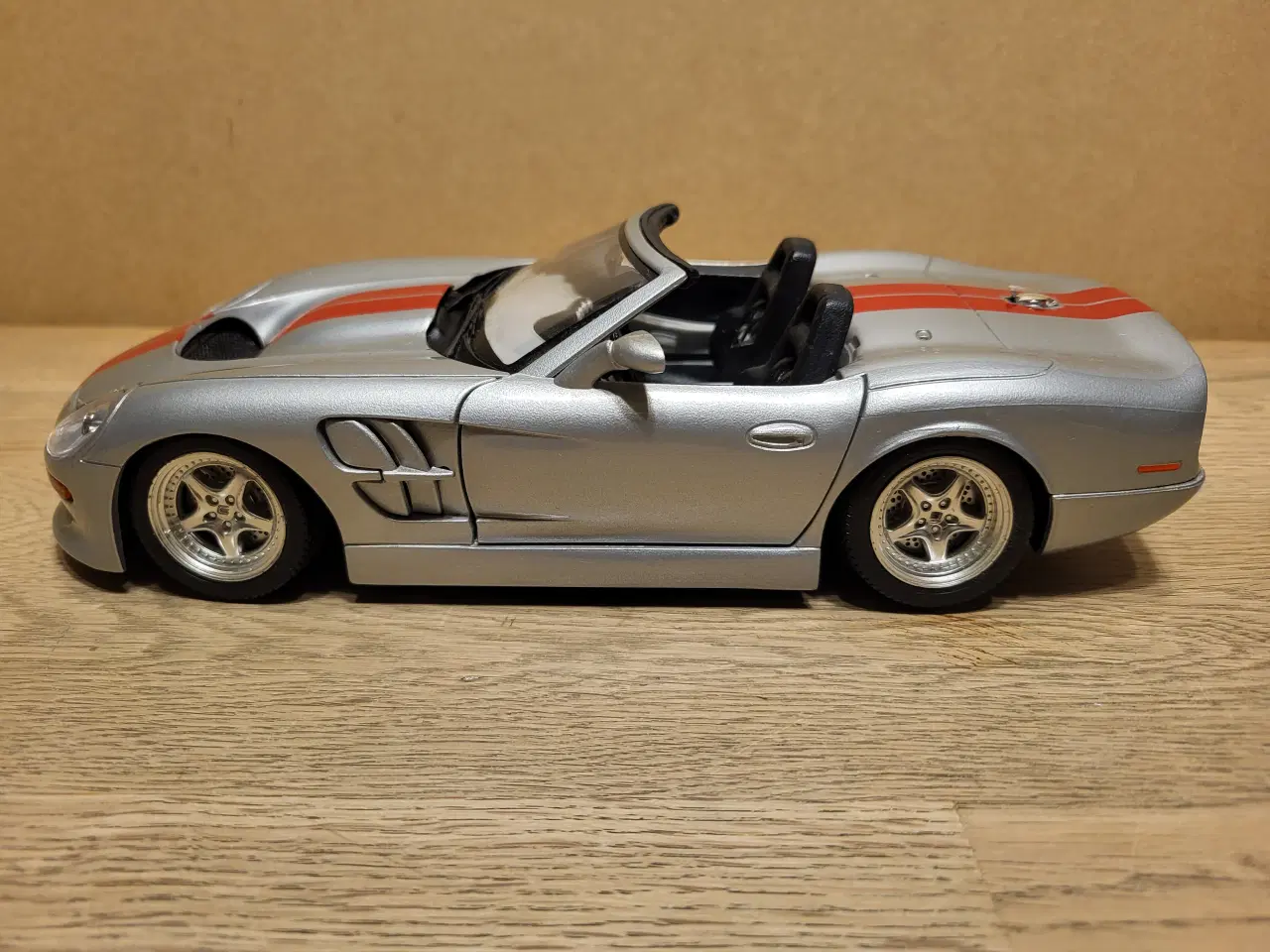 Billede 1 - Modelbil. Shelby Series 1 (1999). Skala 1/18.