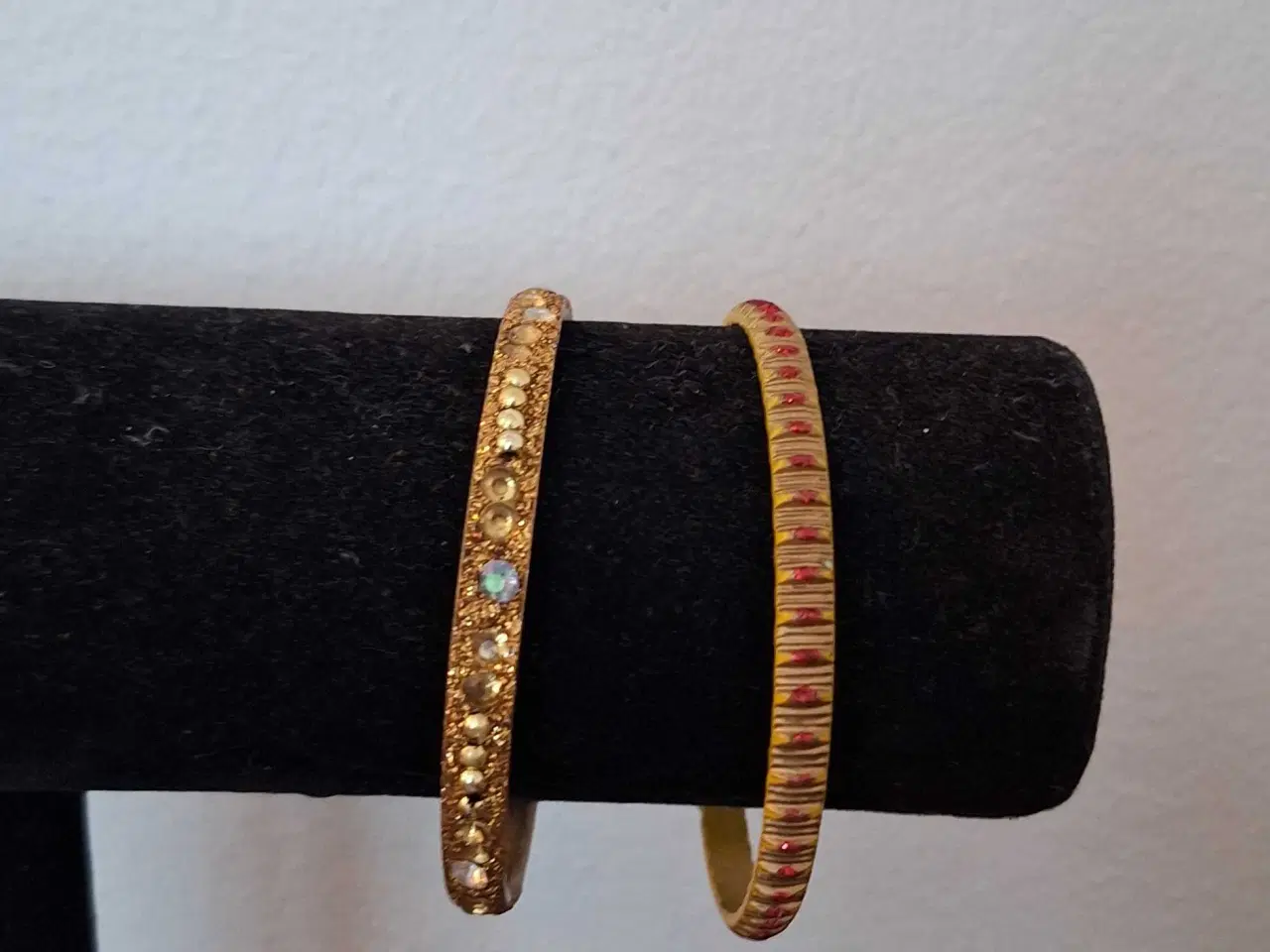 Billede 1 - 2 stk. Armbånd 