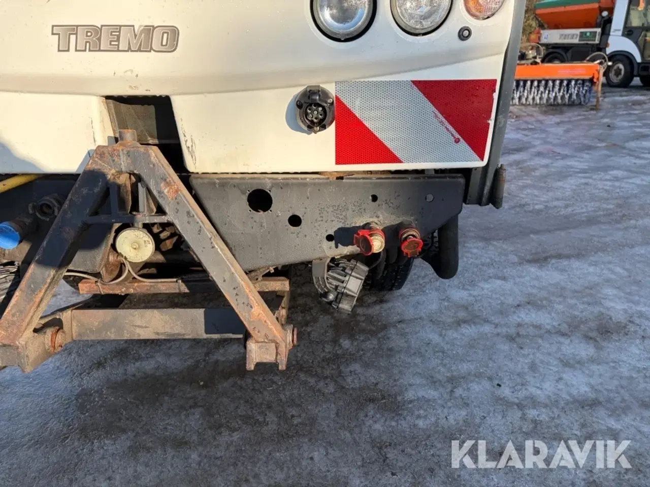 Billede 6 - Redskabsbærer Multicar Tremo Carrier WMU2X5 med sneplov, kost og saltspreder