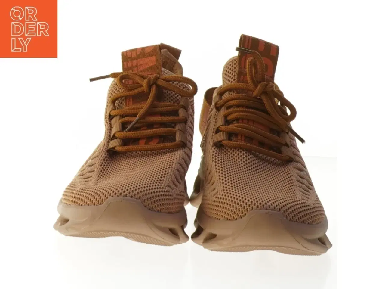 Billede 3 - Sportssko i str. 37 fra Smliesm (str. 37 )