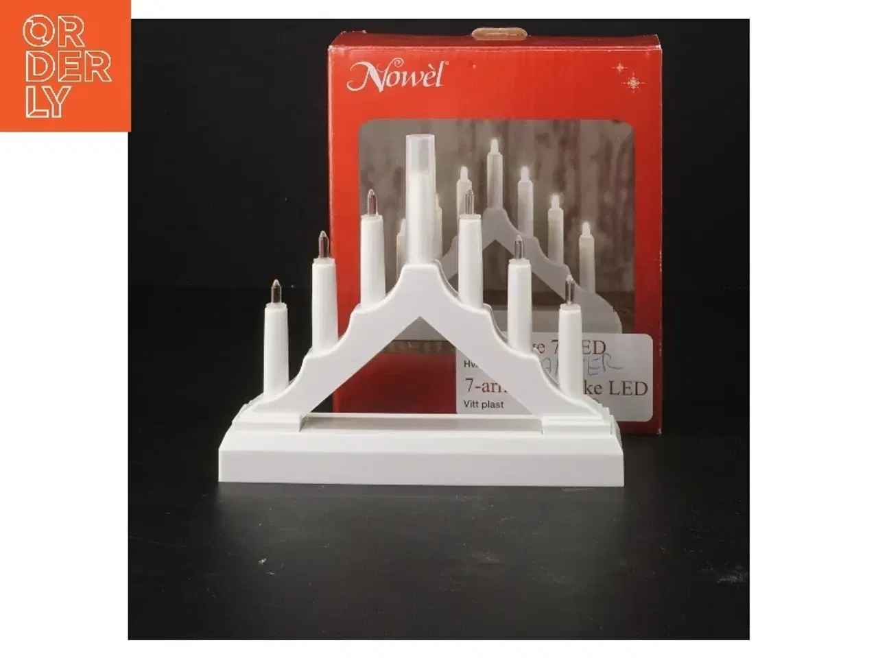 Billede 1 - Hvid LED lysestage fra Nowel (str. 13x15,5x,5 cm)