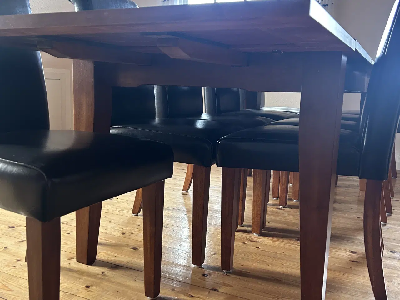 Billede 2 - Stort spisebord med 10 stole