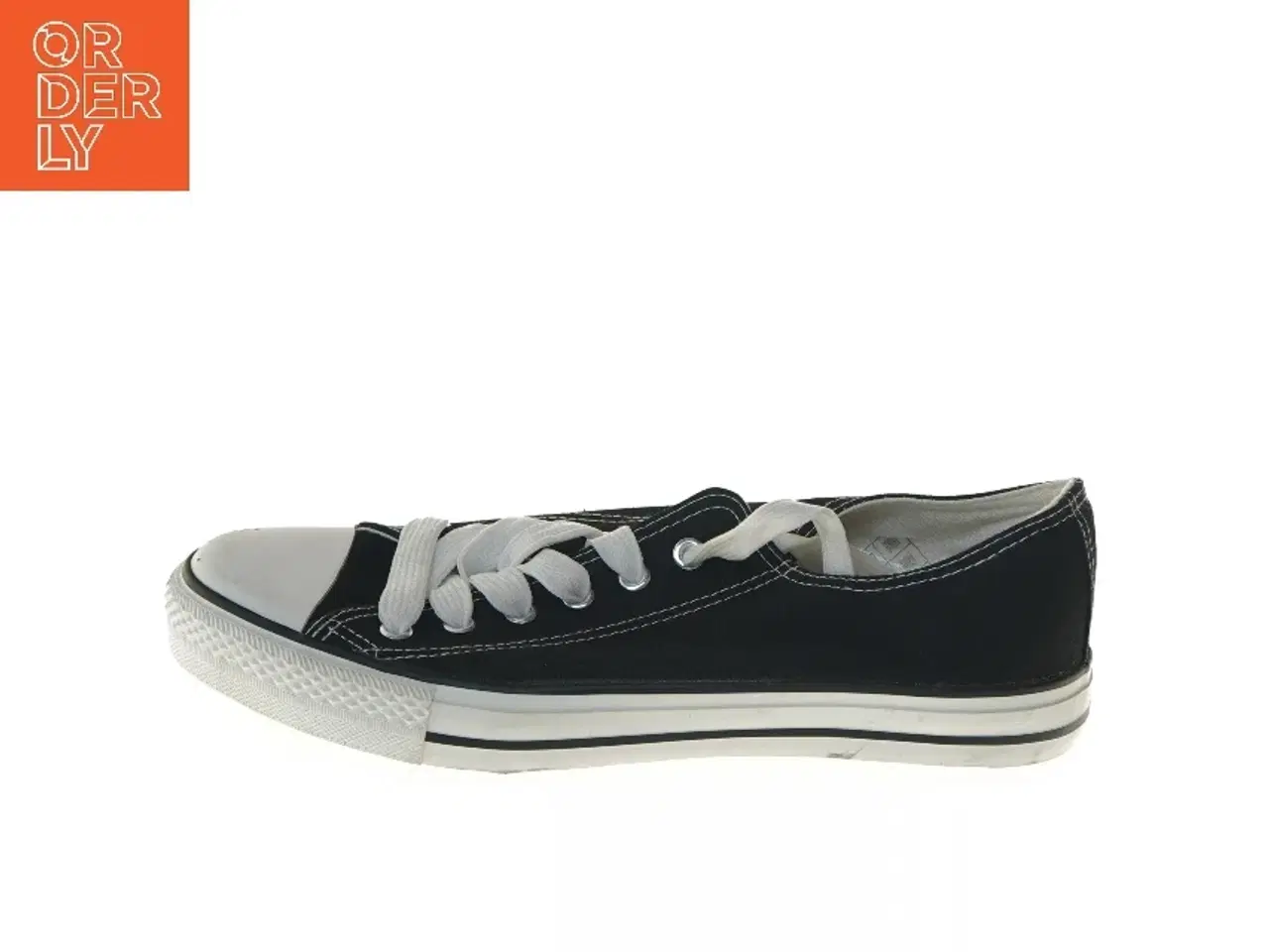 Billede 1 - Nye Sorte canvas sneakers fra VRS (str. 44 )
