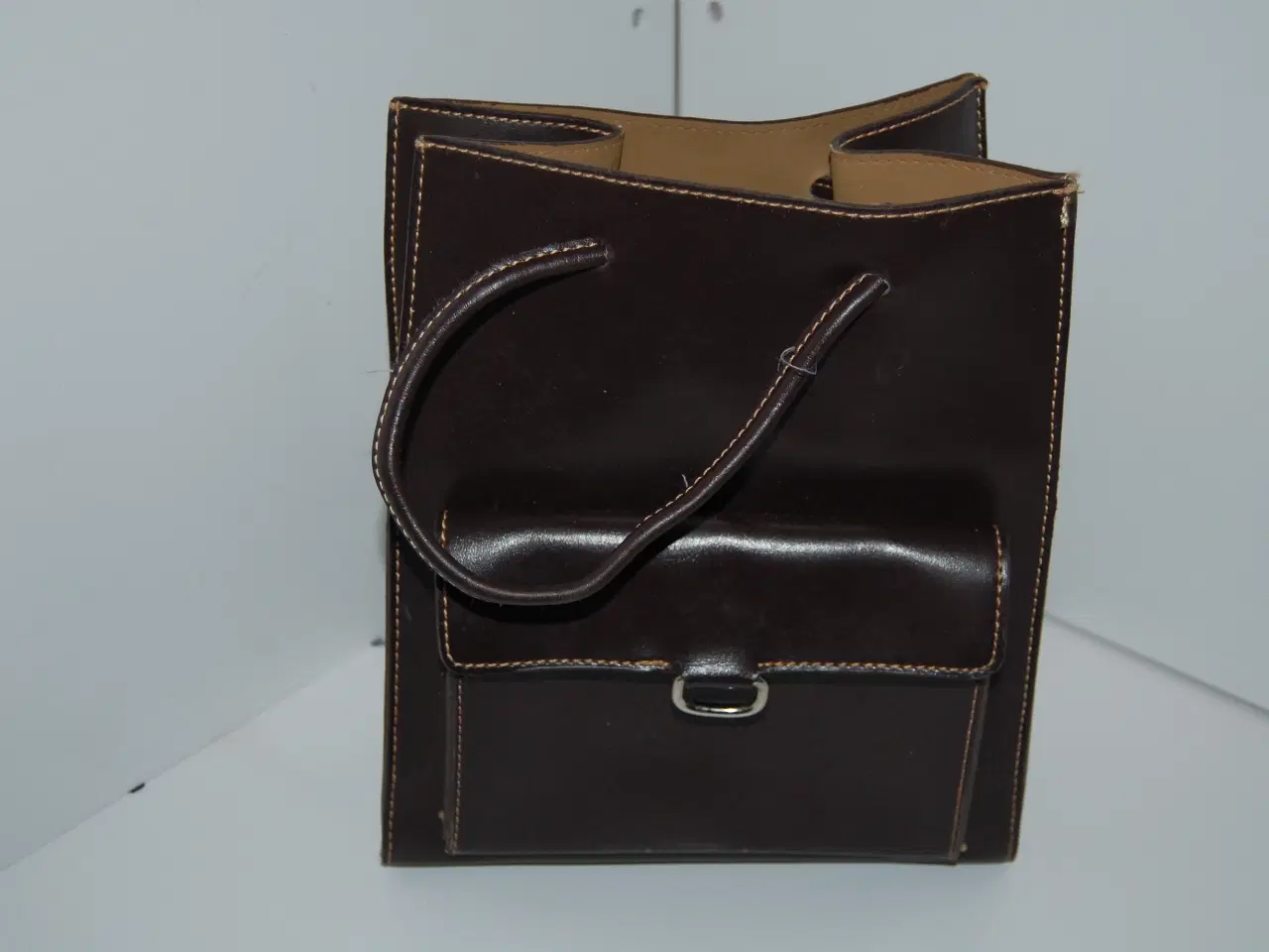 Billede 1 - Taske 22 x 30 cm. der også kanb bruges som rygsæk