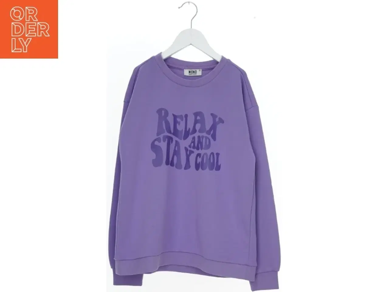 Billede 1 - Lilla sweatshirt med tekst fra Mono (str. 152)