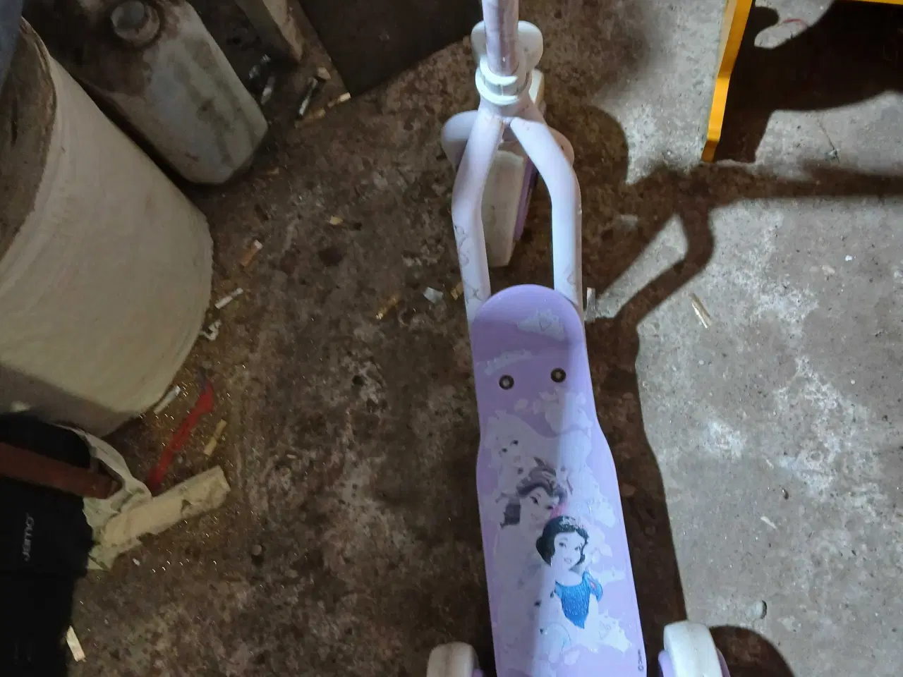 Billede 3 - Trehjulet løbe cykel 