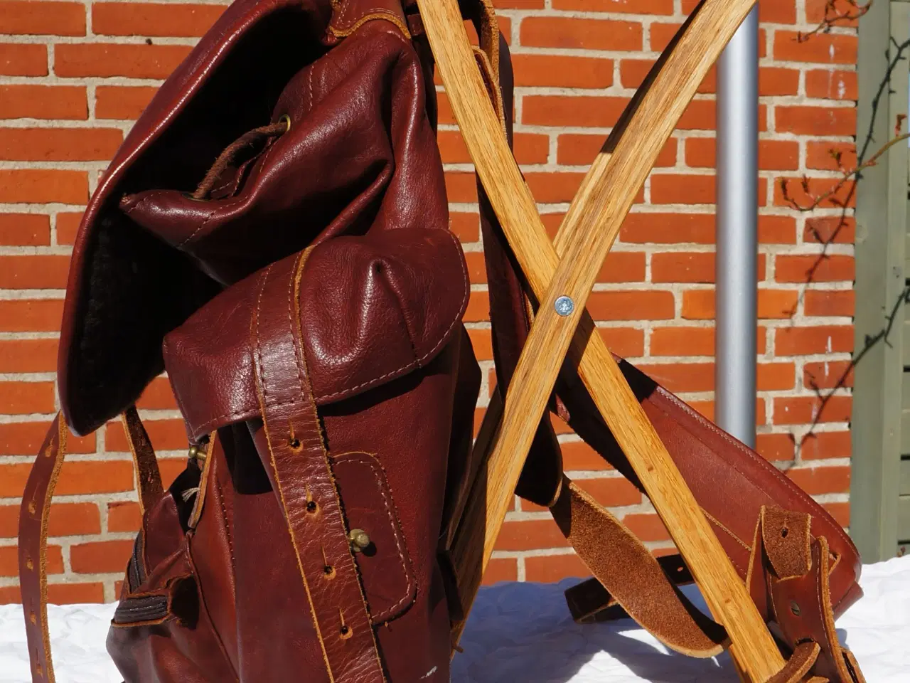 Billede 3 - Læder rygsæk med klapstol