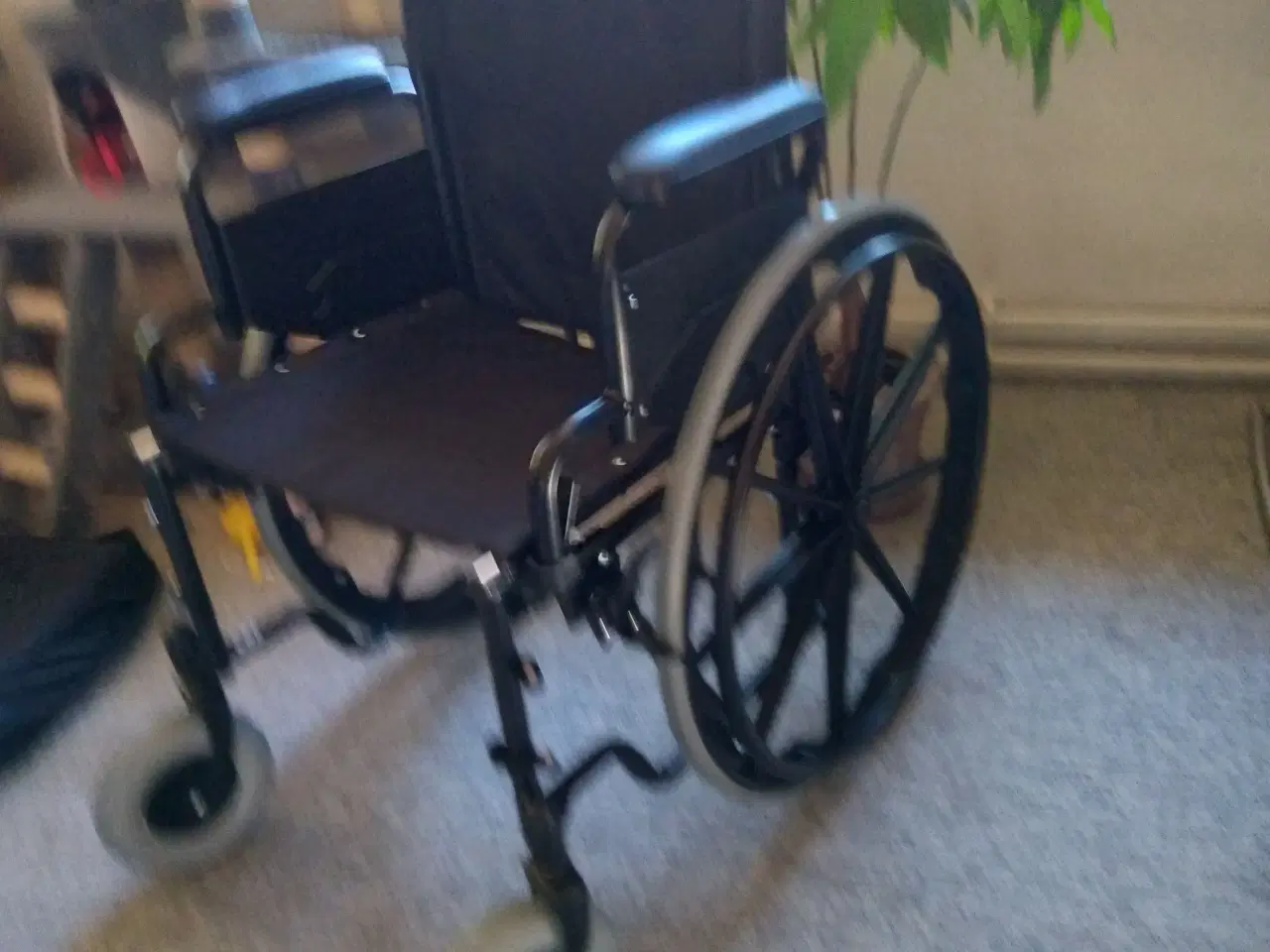 Billede 1 - Kørestol   fejlkøb 