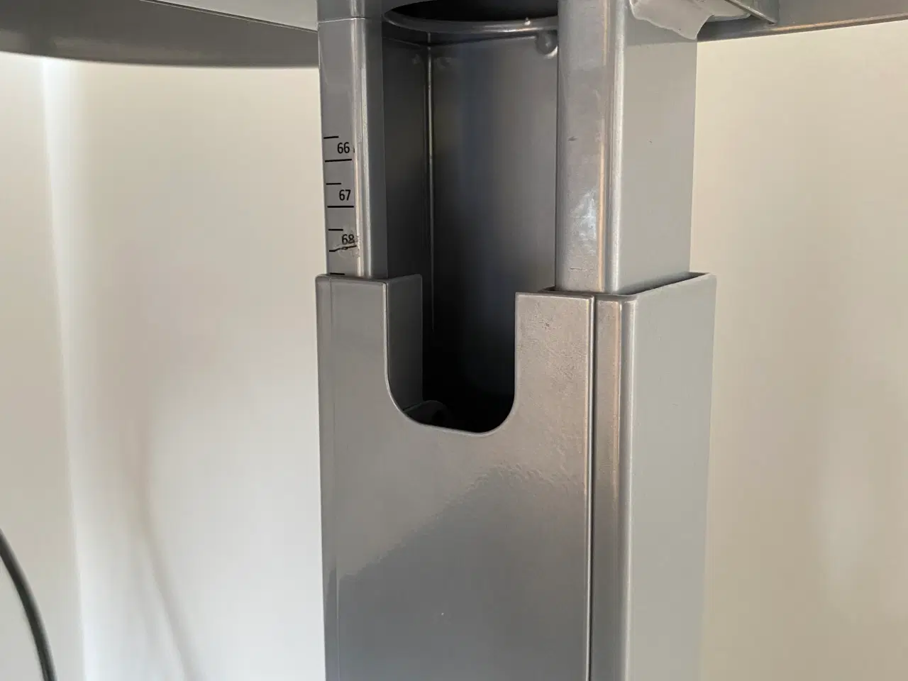 Billede 7 - Dencon Skrivebord 140x80 cm – Justerbar Højde