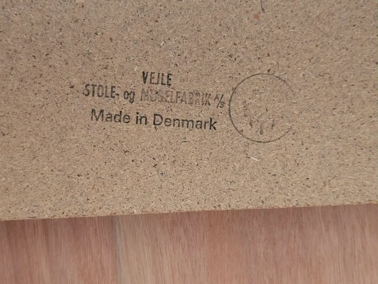 Billede 7 - Spisebord og stole 