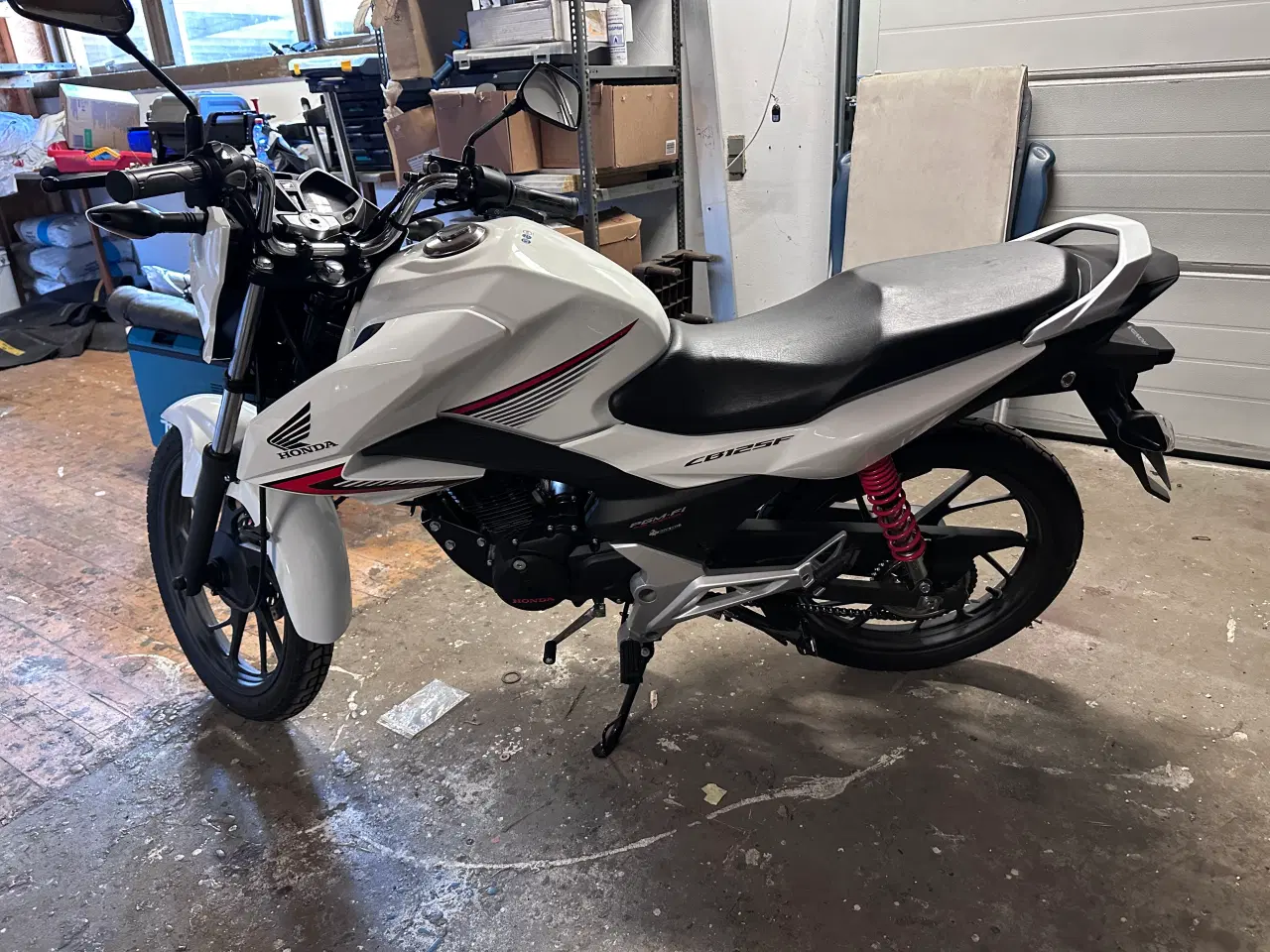 Billede 2 - Som ny, lav km