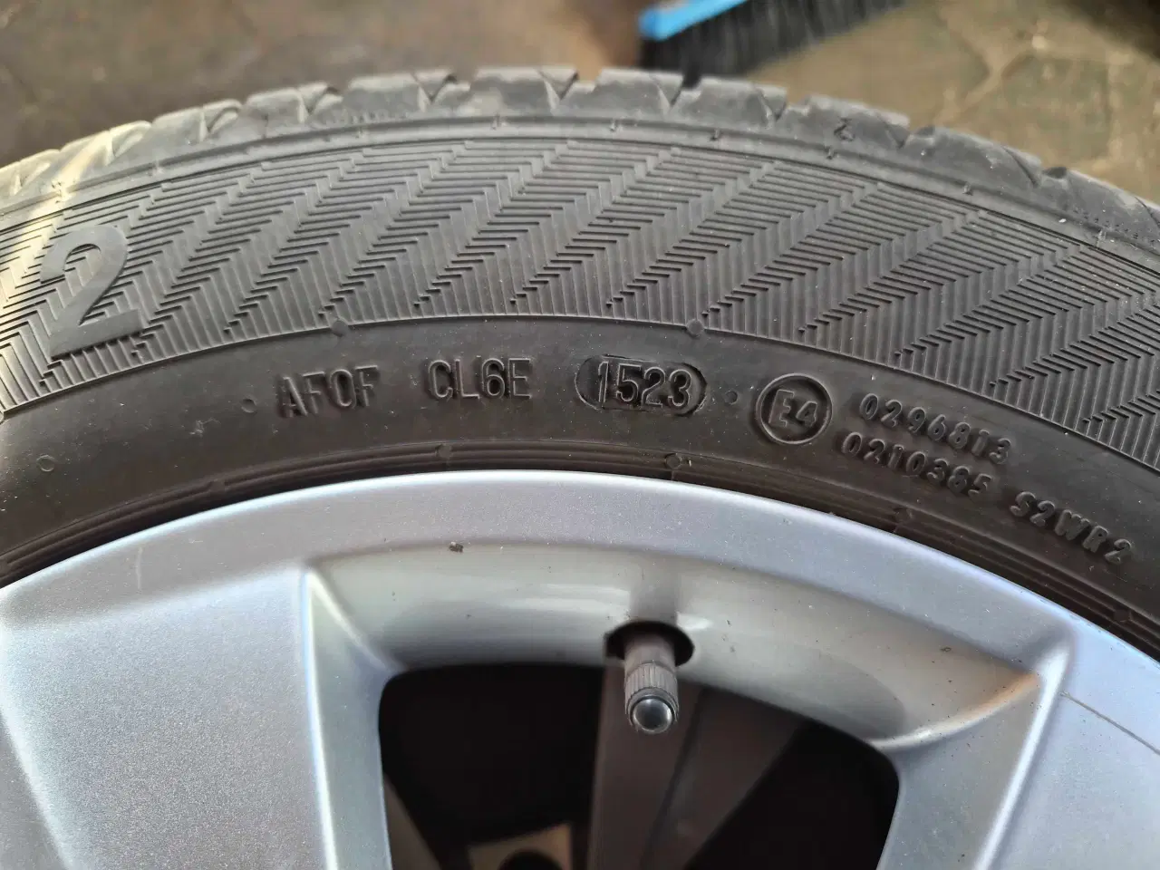 Billede 4 - 4 Alu-fælge med sommerdæk.