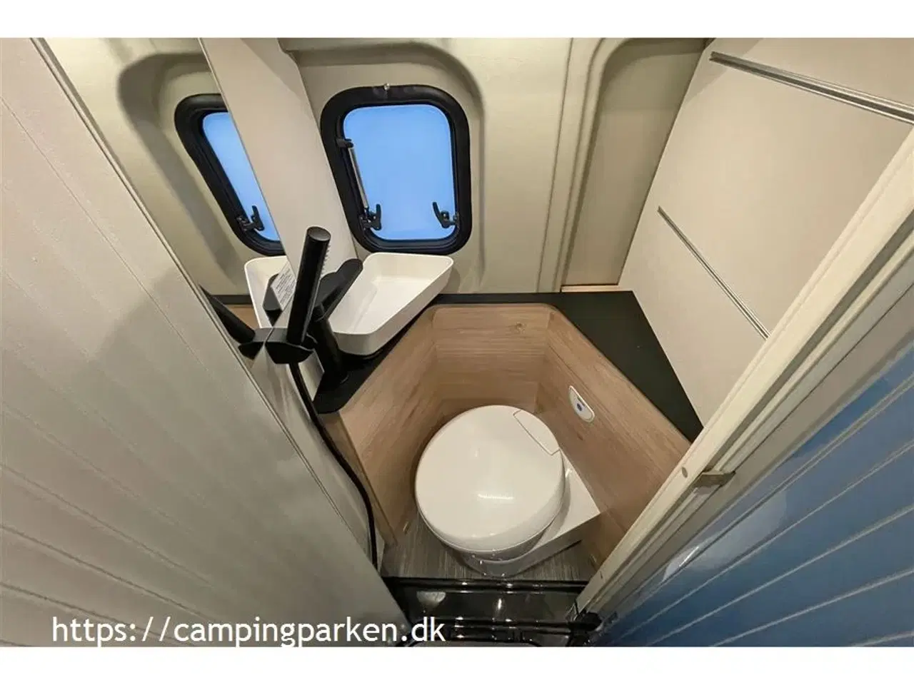 Billede 12 - 2024 - Dethleffs Globetrail CVD 600 ER Advantage   Markedets korteste camper van med enkeltsenge – og stort panoramavindue!