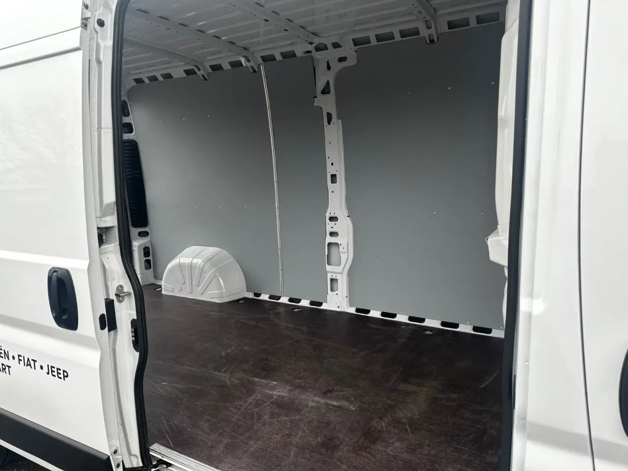 Billede 10 - Fiat Ducato 35 2,2 MJT 140 Kassevogn L3H2 Easy Pro