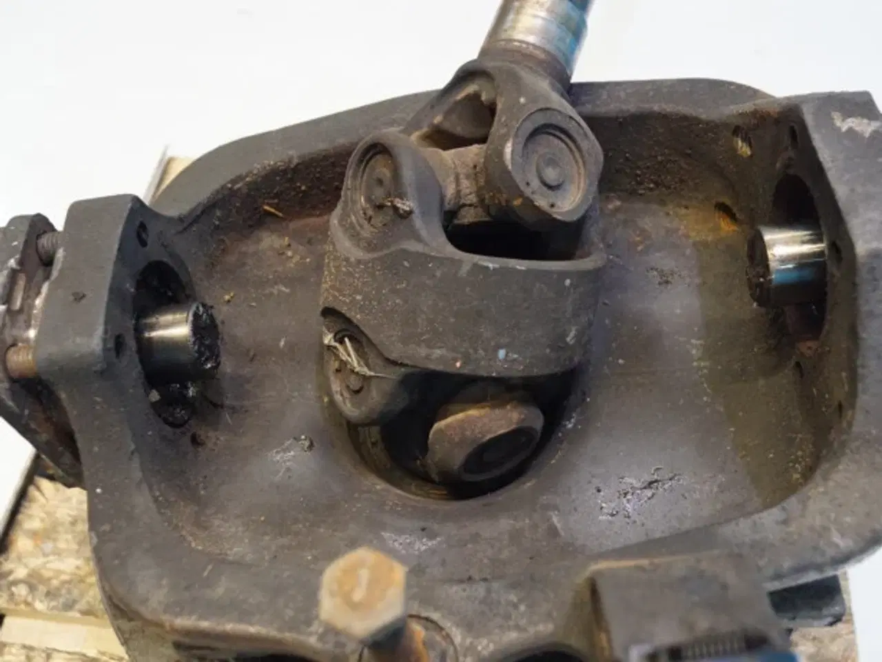 Billede 7 - Valtra T213 Foraksler L.H.