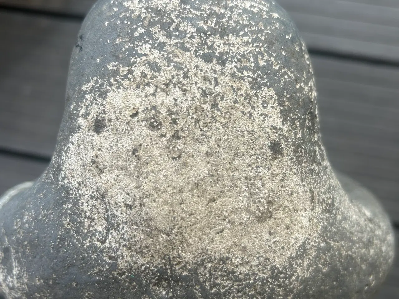 Billede 17 - Skulptur i sten 24 cm høj med grøn patinering