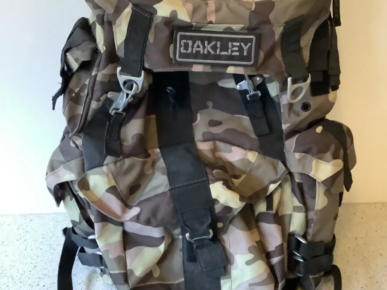 Billede 1 - Rygsæk/taske, ny, militærfarver