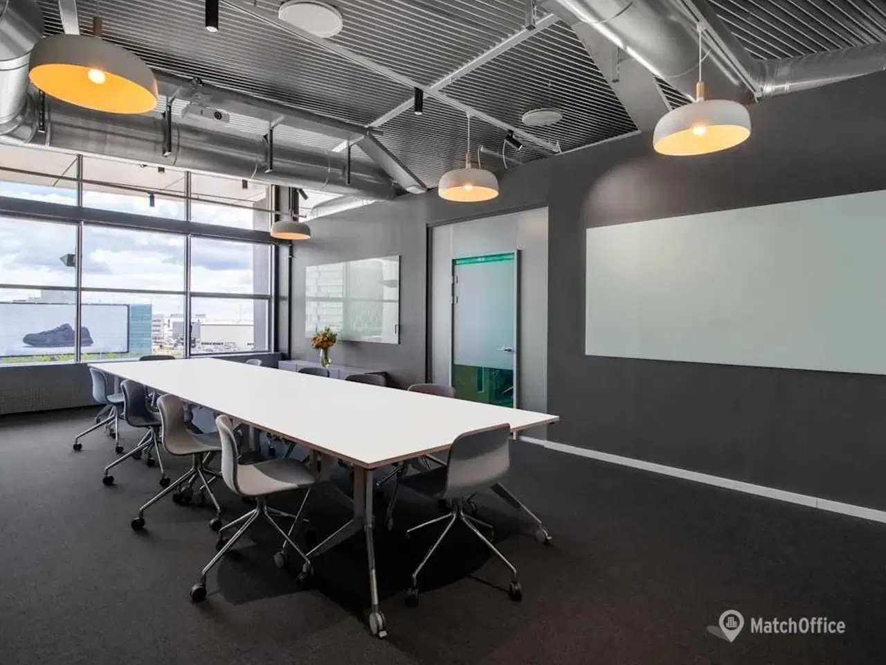 Billede 3 - Fornem arbejdsplads på en velforbundet beliggenhed