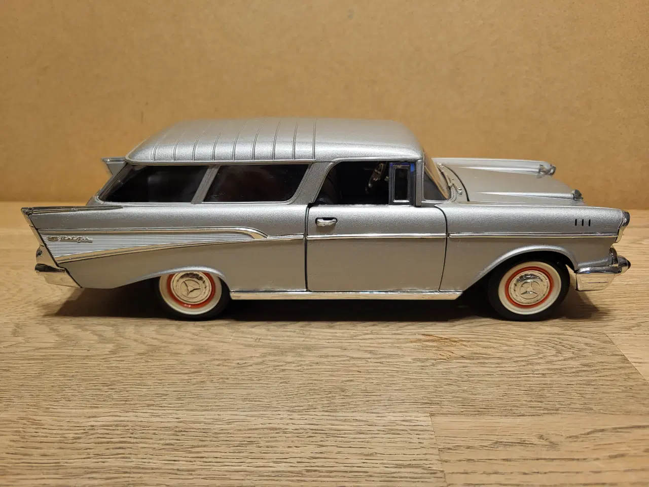 Billede 1 - Modelbil. Chevrolet Nomad (1957) Skala 1/18.