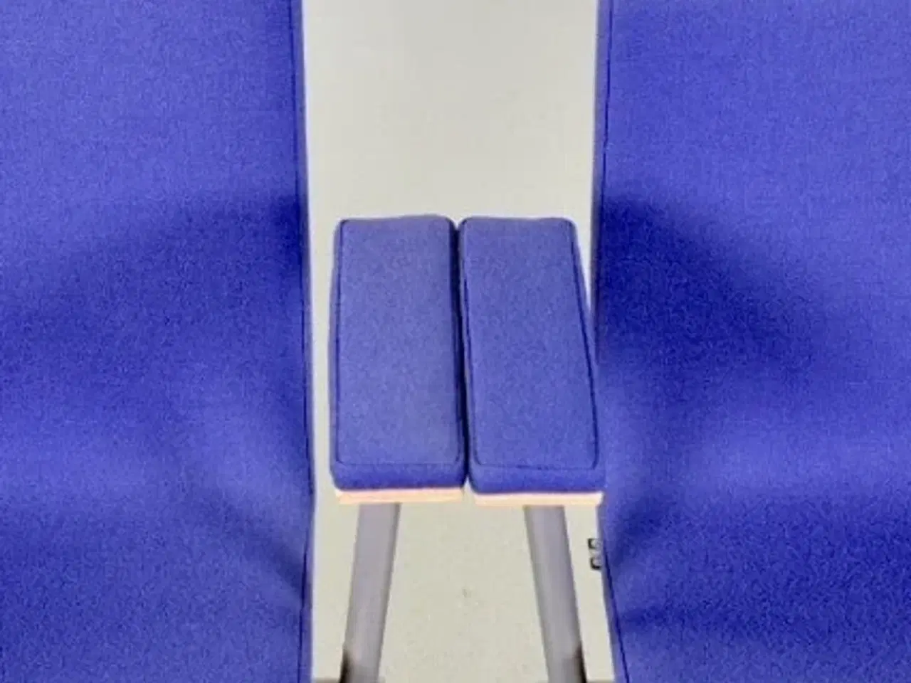 Billede 7 - Efg konferencestol i ahorn med blålilla polster og armlæn