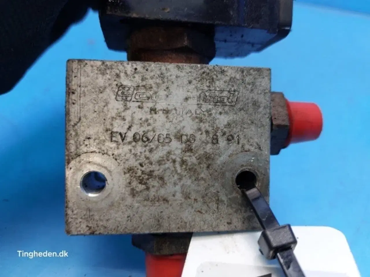 Billede 2 - Massey Ferguson 32 Ventil 45110054