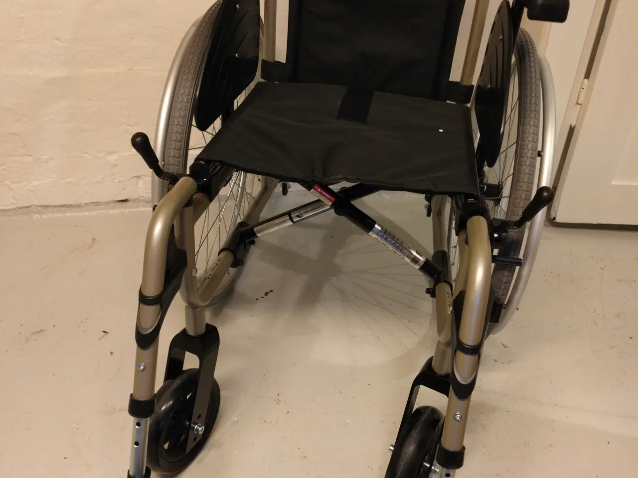 Billede 1 - Sammenklappelig kørestol 
