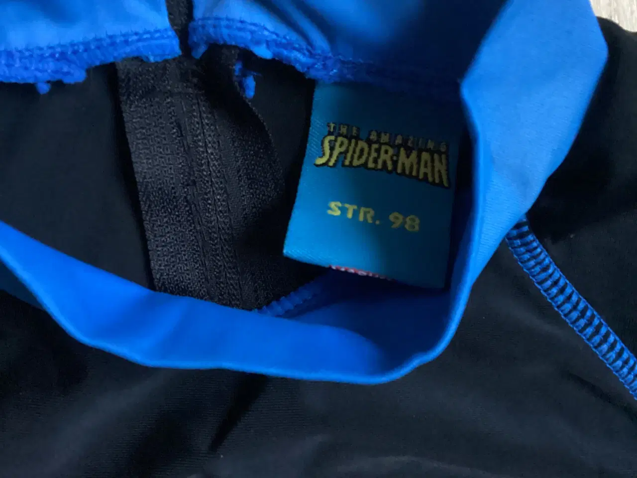 Billede 2 - Badedragt med spiderman