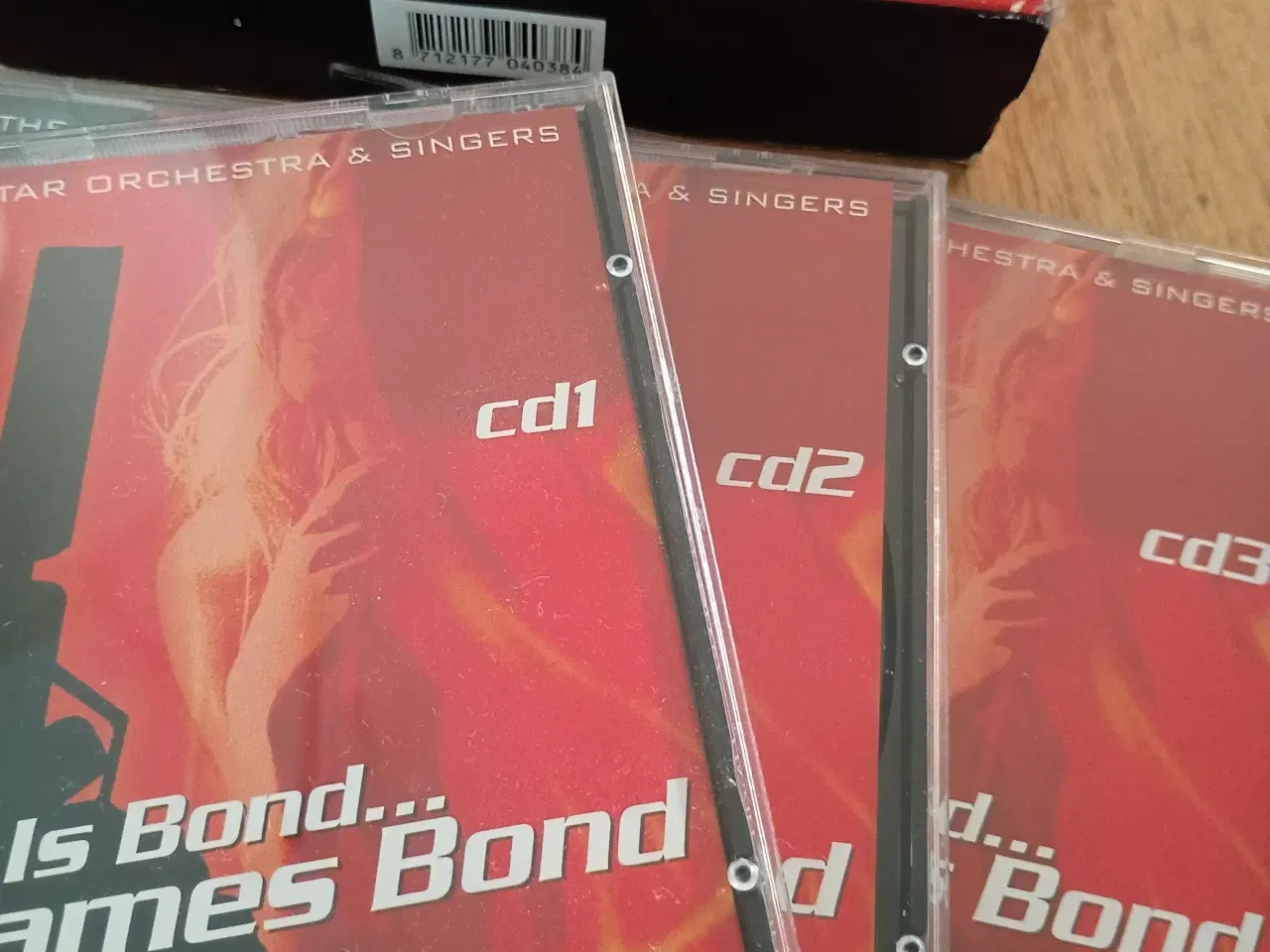 Billede 2 - My Name Is Bond, James Bond.