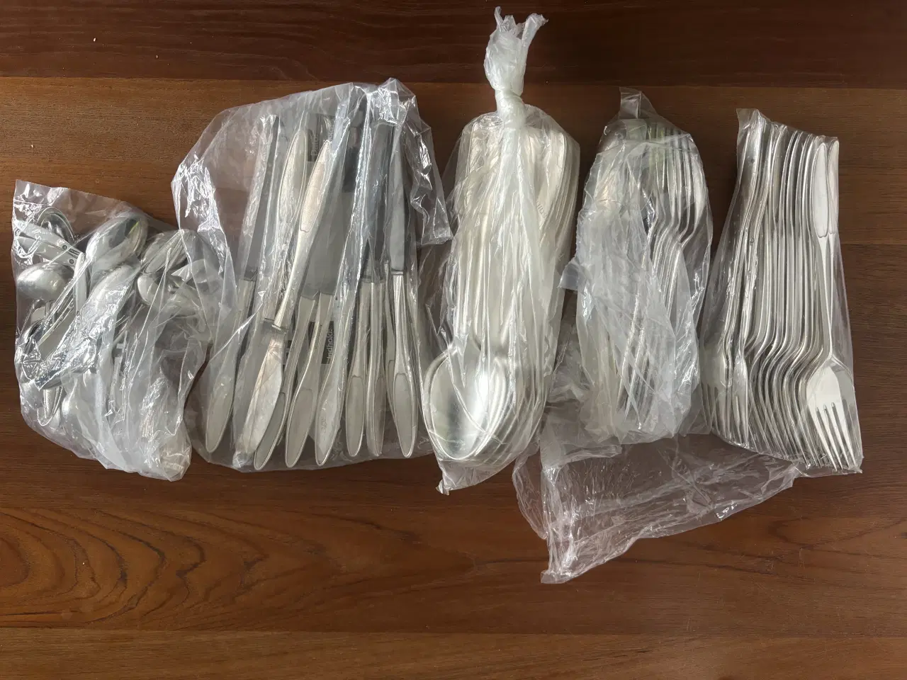 Billede 2 - Kongelys bestik sæt til 16 personer ( 90 dele )