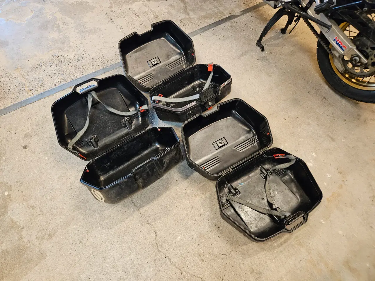 Billede 4 - Givi Monokey-taskesæt inkl. holder til Africa Twin