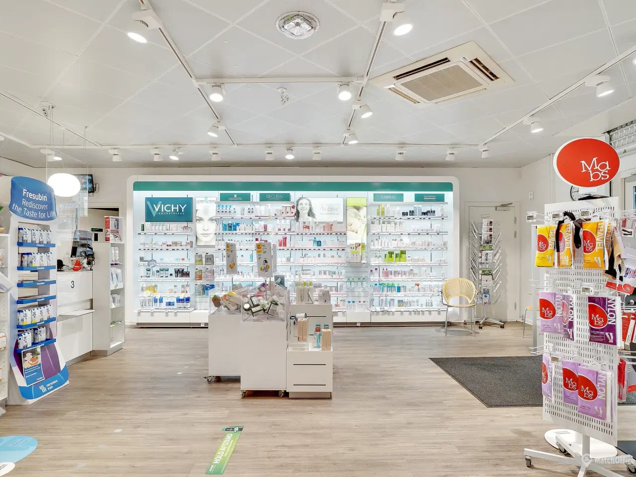 Billede 4 - 141 kvm. synlig butik i Nyborg - off. parkering lige foran