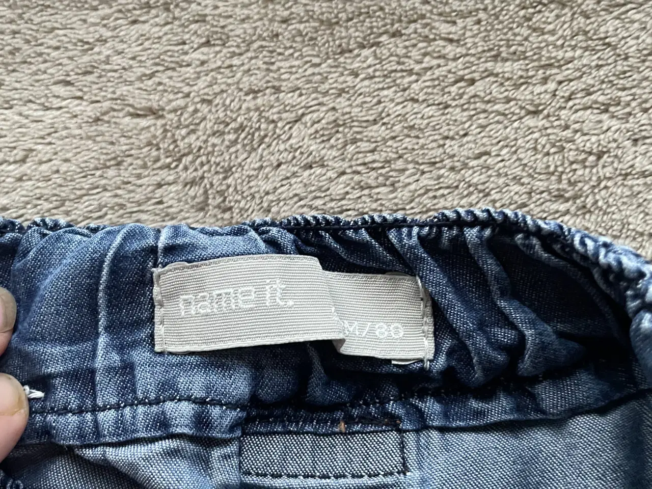 Billede 4 - Fine bukser med stjerne knapper str 80