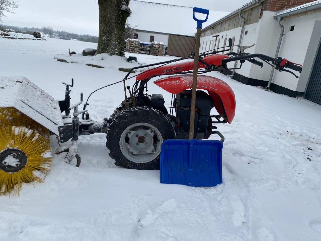 Billede 4 - Fejemaskine to hjulet traktor 