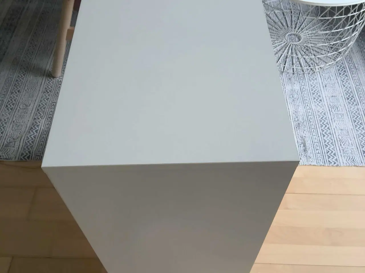 Billede 5 - Lille vitrineskab m. glaslåger