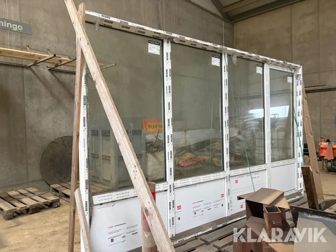 Billede 1 - Vinduesparti med terrassedør. Rehau 1 styk