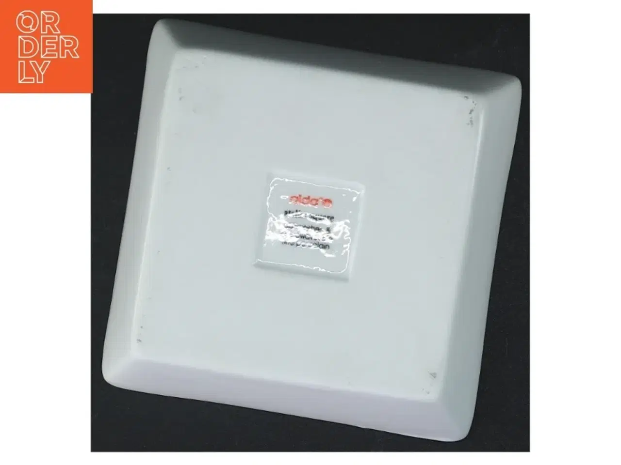 Billede 3 - Lille hvidt porcelænsfad fra Aida (str. 15 x 15 cm)