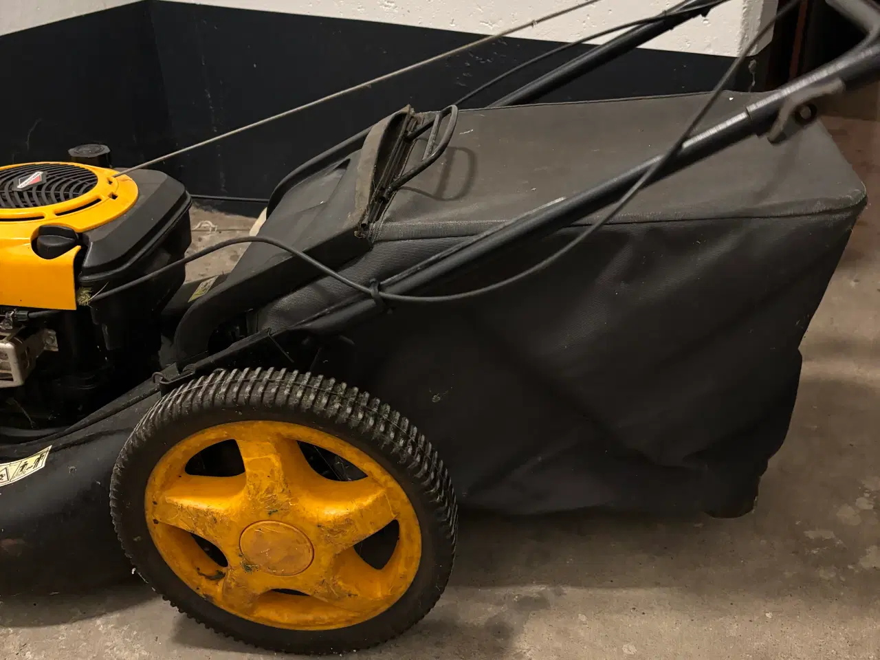 Billede 4 - Partner Electrolux 53 cm benzin plæneklipper gul/s