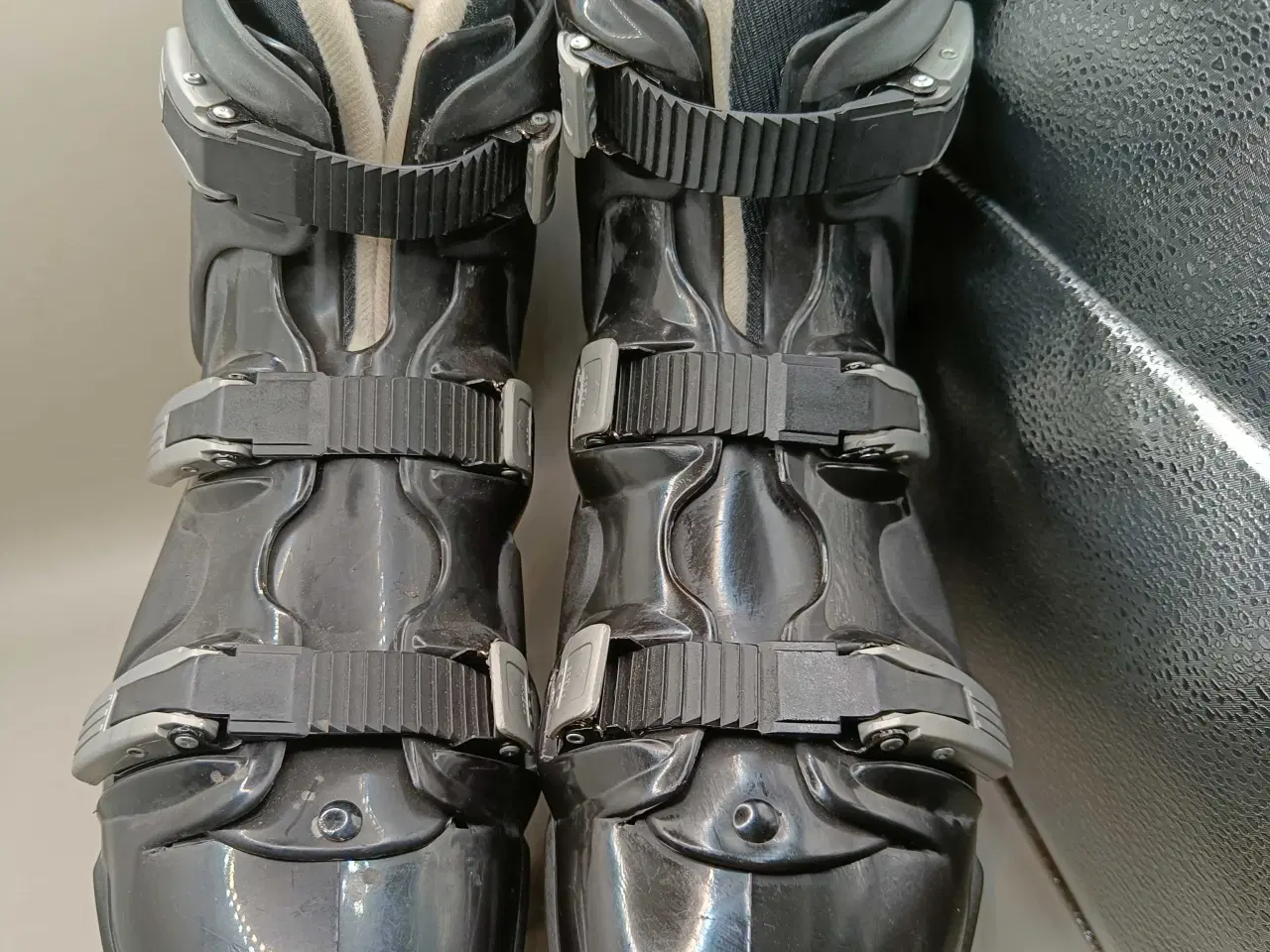 Billede 8 - Ishockey skøjter normalt 45str