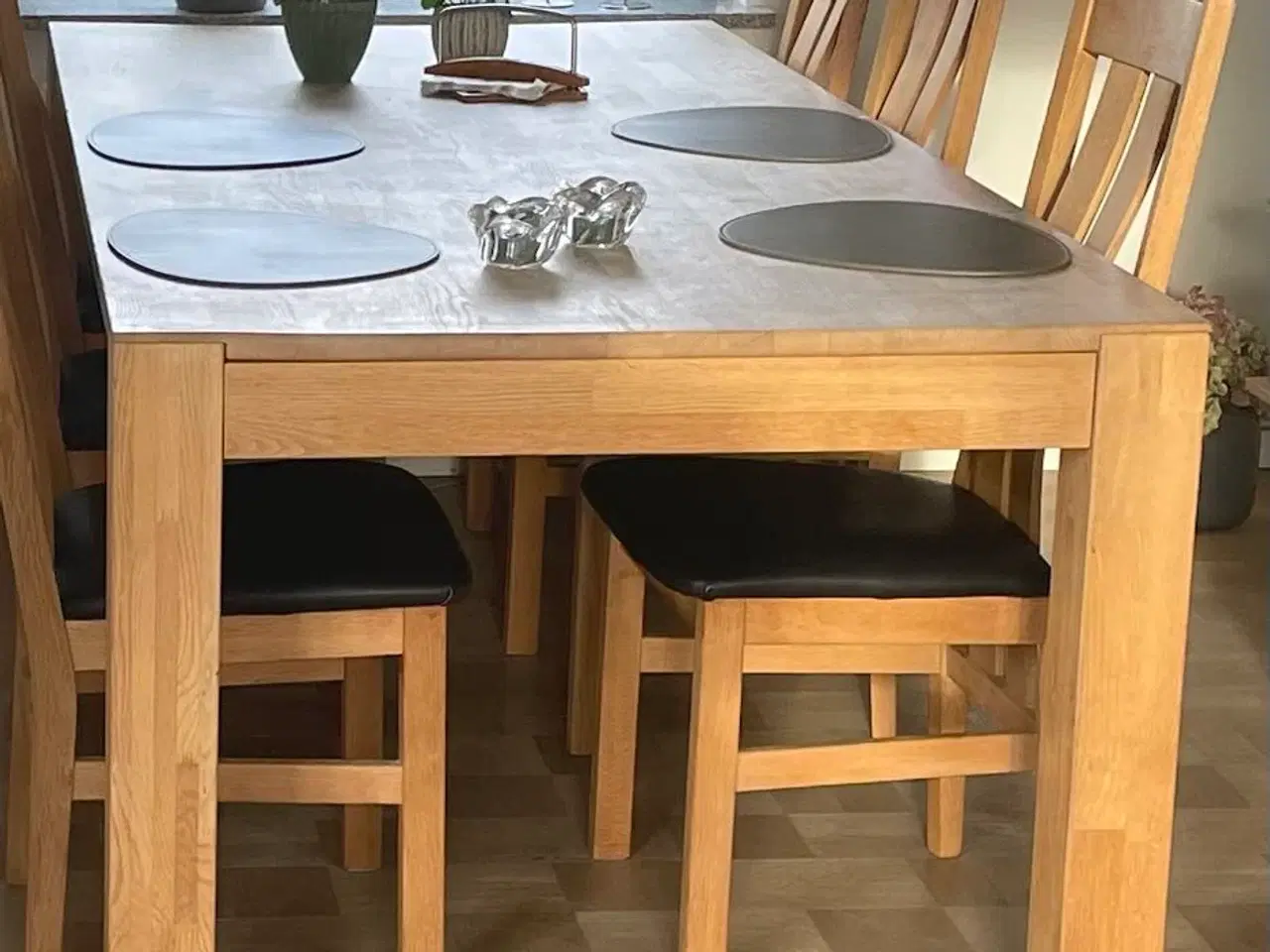 Billede 2 - Spisebord i massiv egetræ