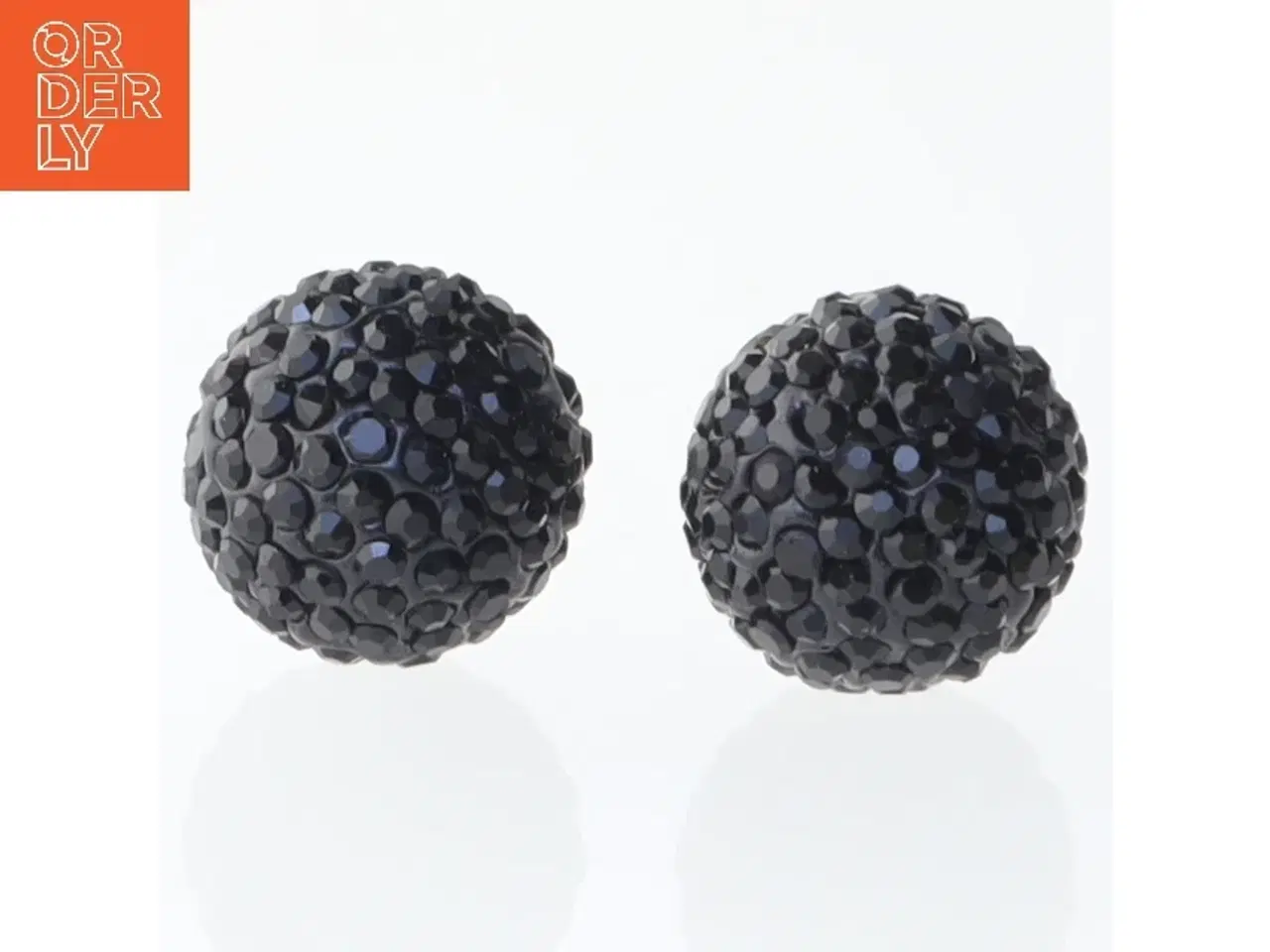 Billede 2 - Øreringe med sorte sten (str. Ø 2 cm)