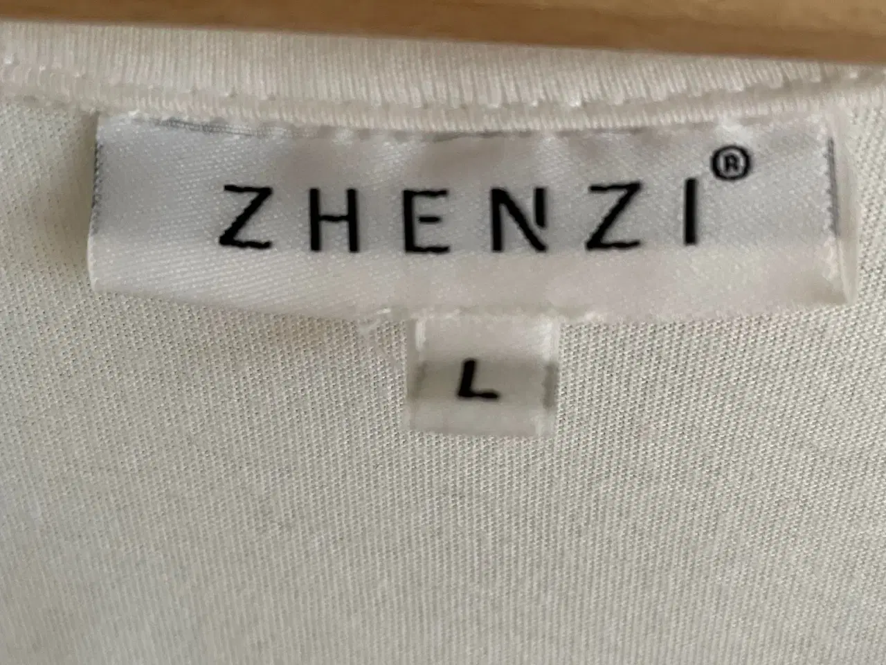 Billede 2 - Zhenzi t-shirt str. Large