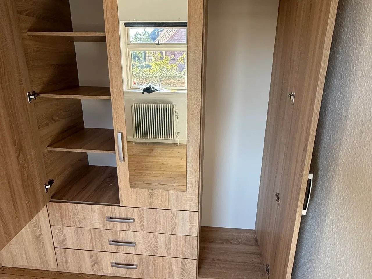 Billede 4 - Nyt Vellerup garderobeskab fra Jysk