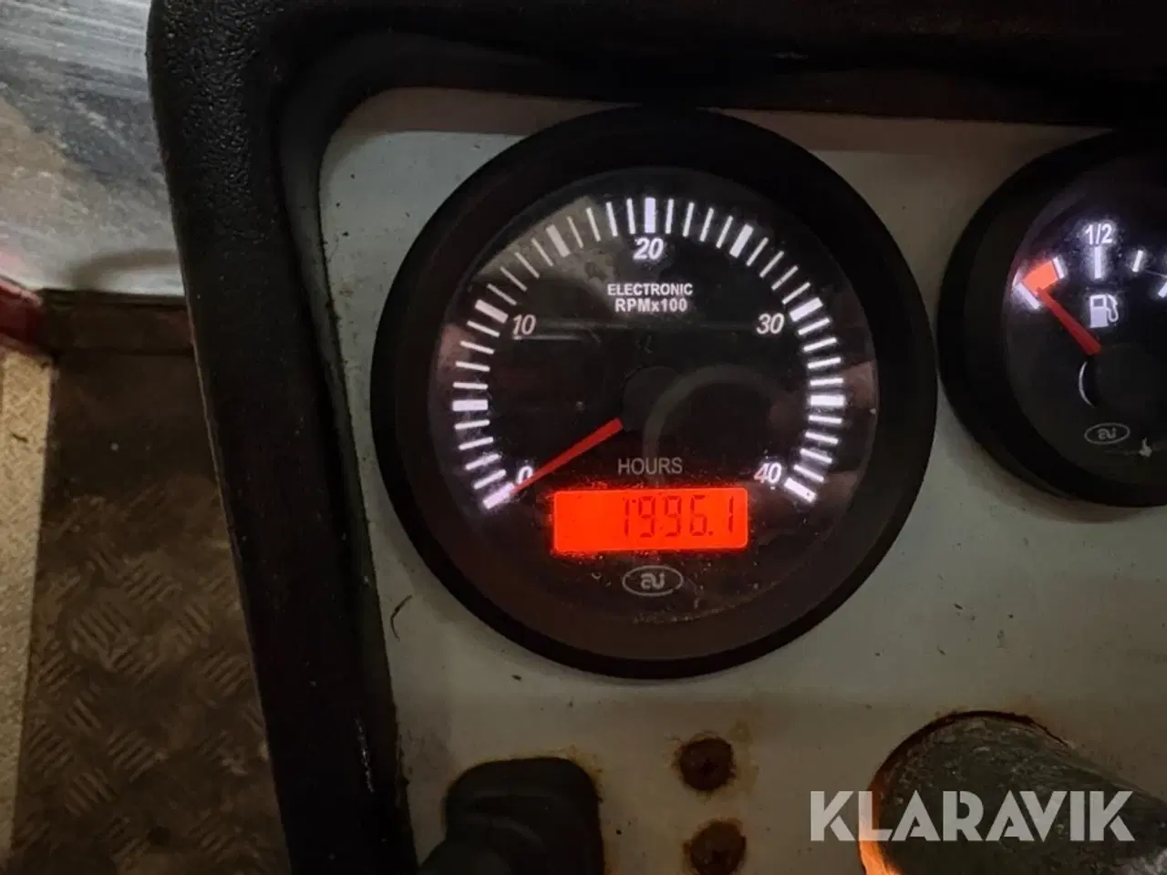 Billede 12 - Redskabsbærer Timan 3400 4WD med udstyr