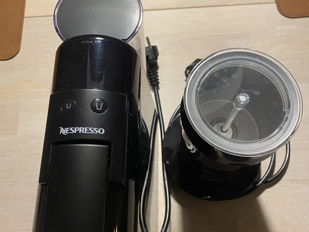 Billede 3 - Mini Nespresso maskine med tilhørende mælkeskummer