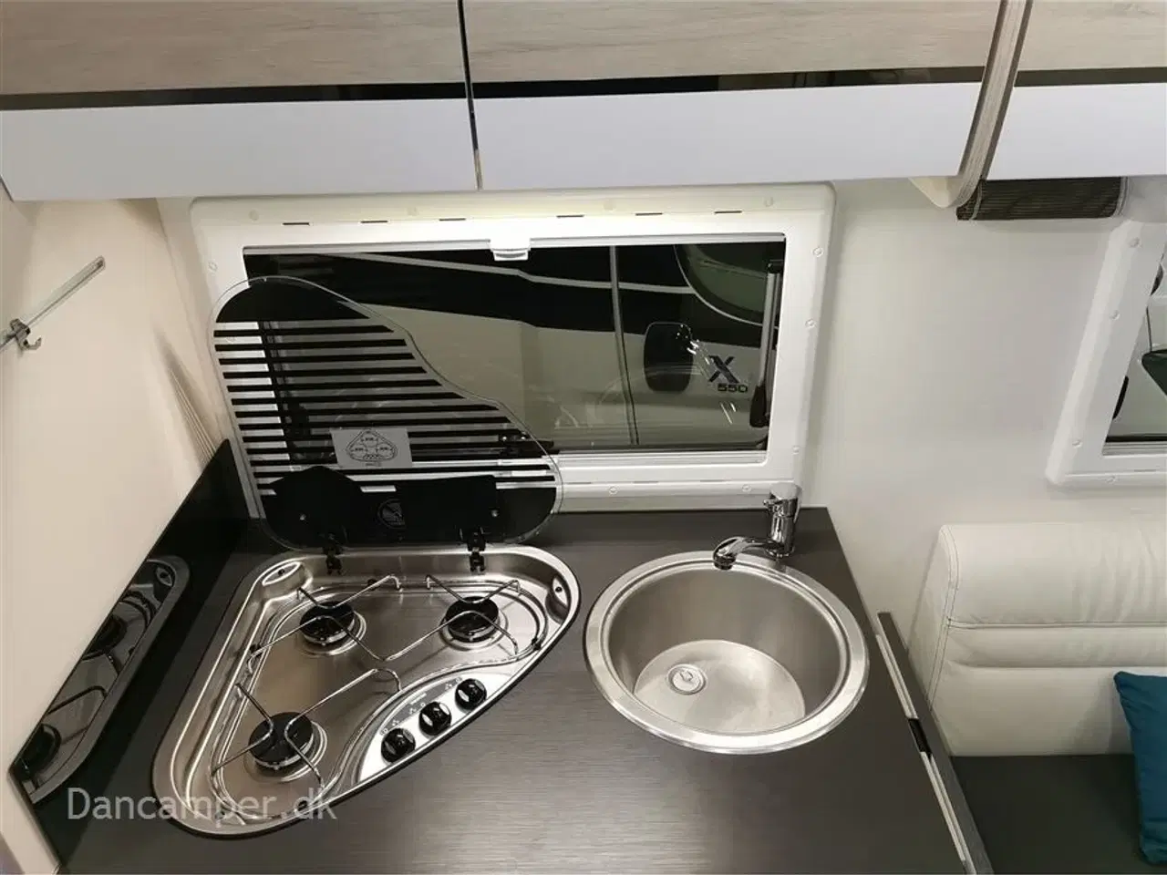 Billede 20 - 2019 - Chausson Special Edition 757   KOMMISSIONSBIL!  Med lave enkeltsenge, god pladsudnyttelse, solcelle, 2 bodelsbatterier, markise