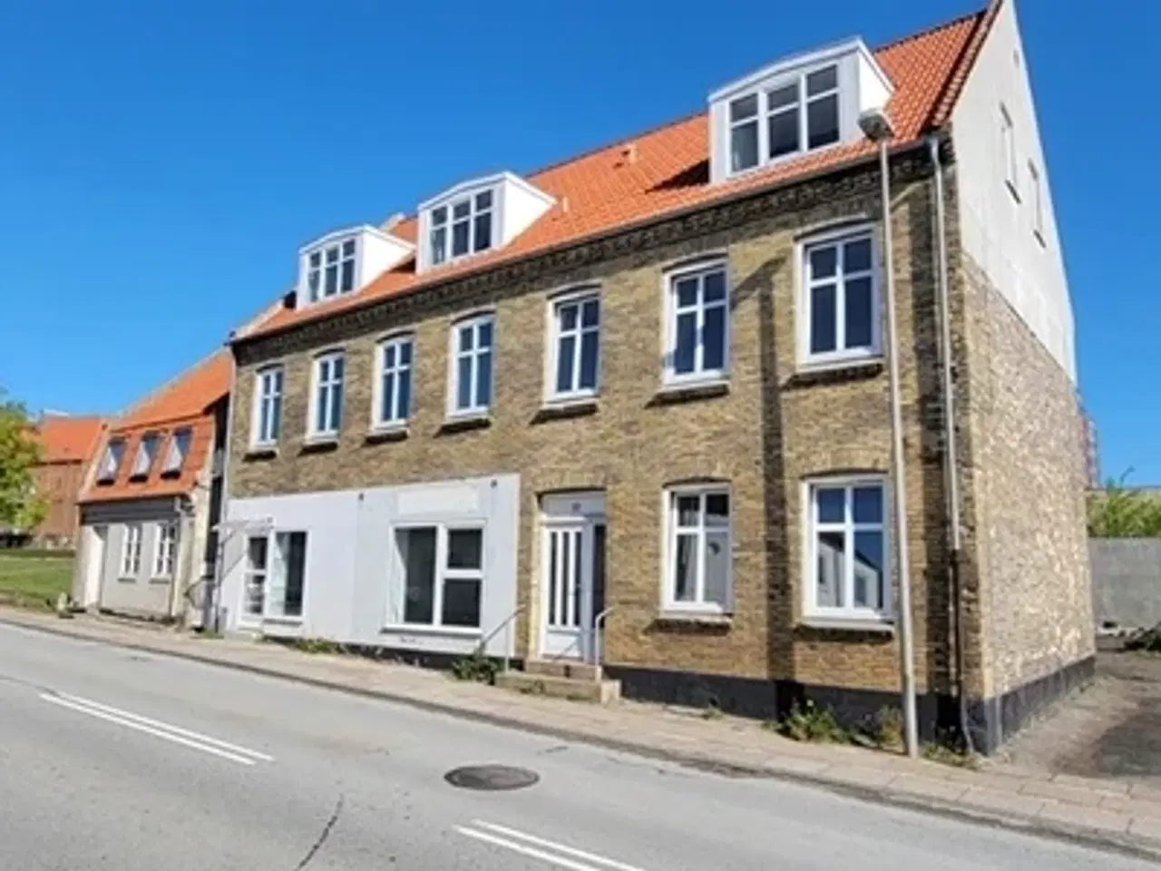 Billede 1 - Eftertragtet beliggenhed i centrum af Frederikshavn