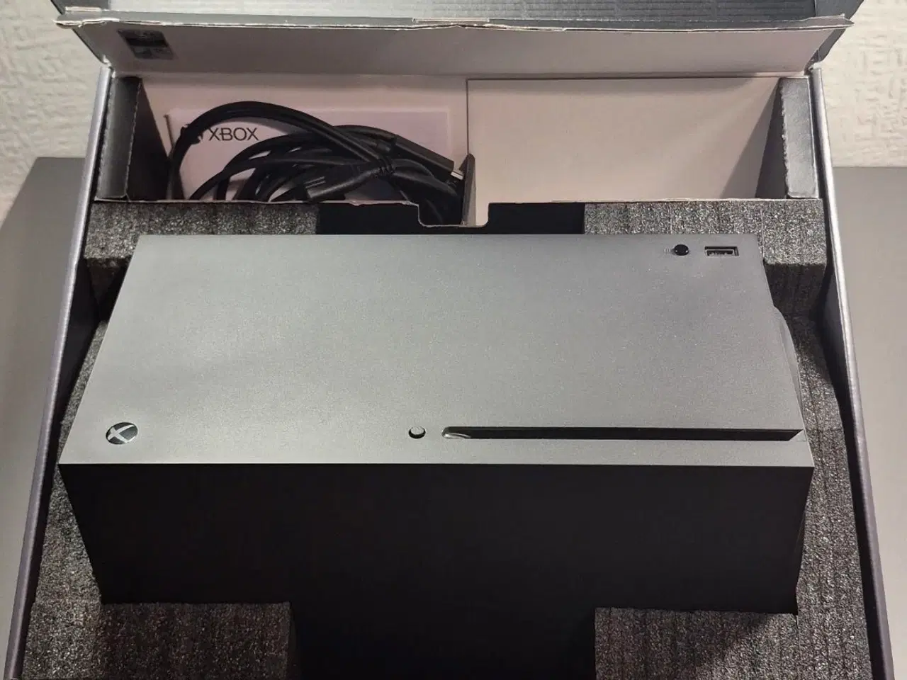 Billede 2 - Xbox Series X – Perfekt stand, byd nu!